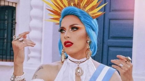 Lady Alutrix, el joven de 22 años que interpretará a Eva Perón y cantará el Himno Nacional en la casa de Tucumán.