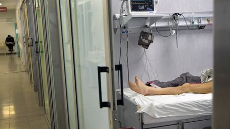 Los Andes | Hospital Central . La curva epidemiológica del COVID-19 en Mendoza y la de los fallecidos, bajaron considerablemente en las últimas semanas.Foto: Orlando Pelichotti