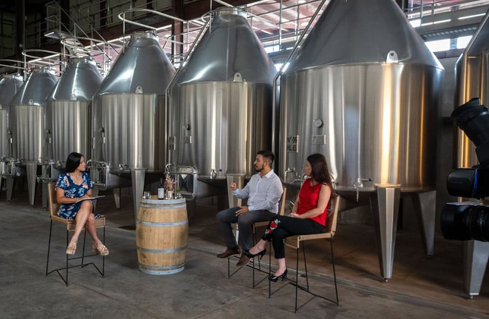 Ciclo Pilares Bodega SavinaFINANZAS PARA INVERSORES Y EMPRENDEDORES.El segundo panel trató de la educación financiera, cómo está en Mendoza y sus próximos pasos. Sol Devia, periodista de Los Andes, Lucas Ferraro Tornello, contador y docente, María Laura Hunau, licenciada en Relaciones Humanas y Relaciones Públicas, directora de  Junior Achievement Cuyo.Foto: Ignacio Blanco / Los Andes