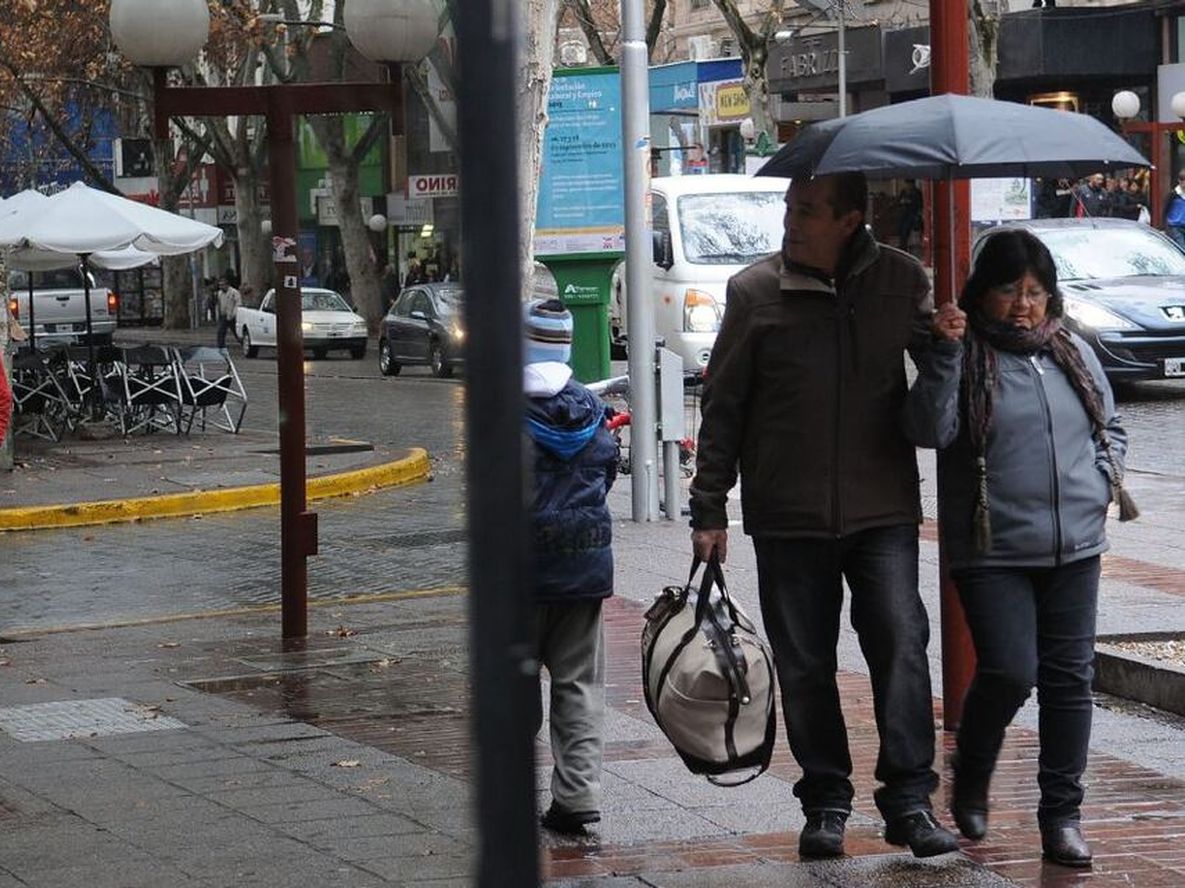 El frente frío ingresó a nuestra provincia y provocó lluvias. Imagen de archivo.
