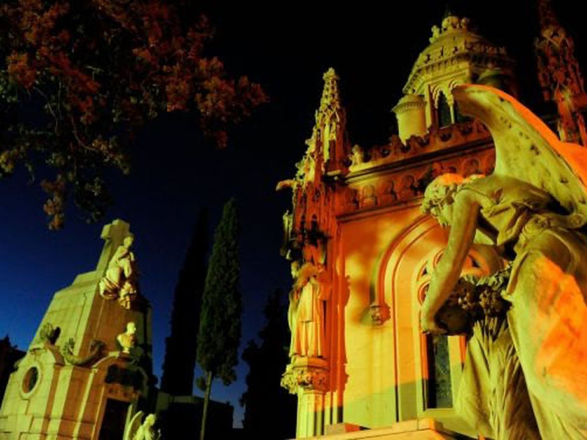 Día de Muertos: una actividad en el cementerio de Mendoza y cómo armar un altar para recordar a nuestros fallecidos
