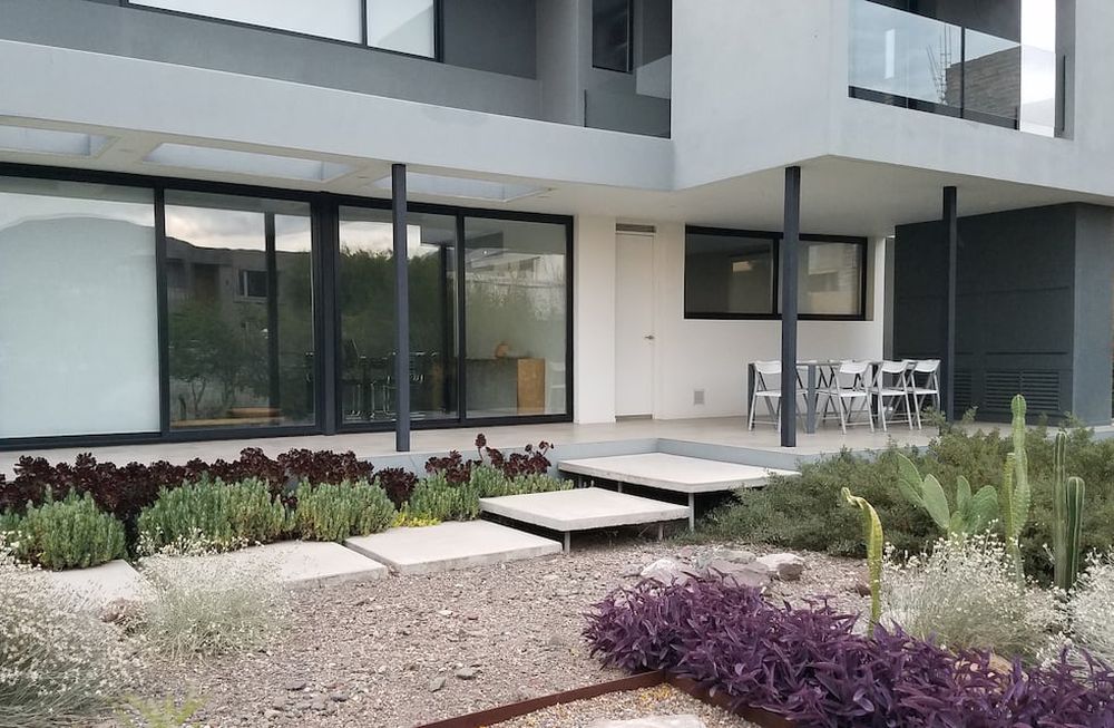 Una vivienda que se adapta al paisaje mendocino