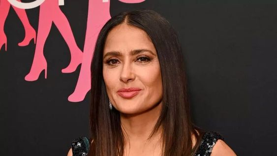 Un video confirma que Salma Hayek no envejece