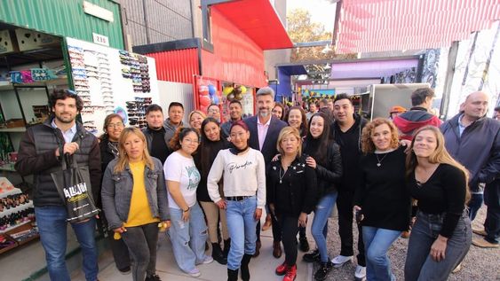 Inauguró el centro comercial Callejón Alameda