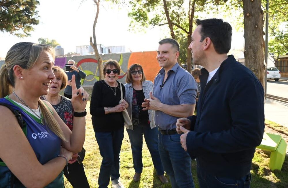 Los vecinos de Godoy Cruz disfrutan de tres espacios refuncionalizados sobre calle Alsina