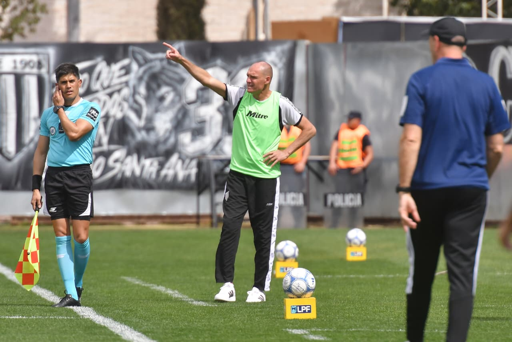 El entrenador del Lobo, Darío Franco 