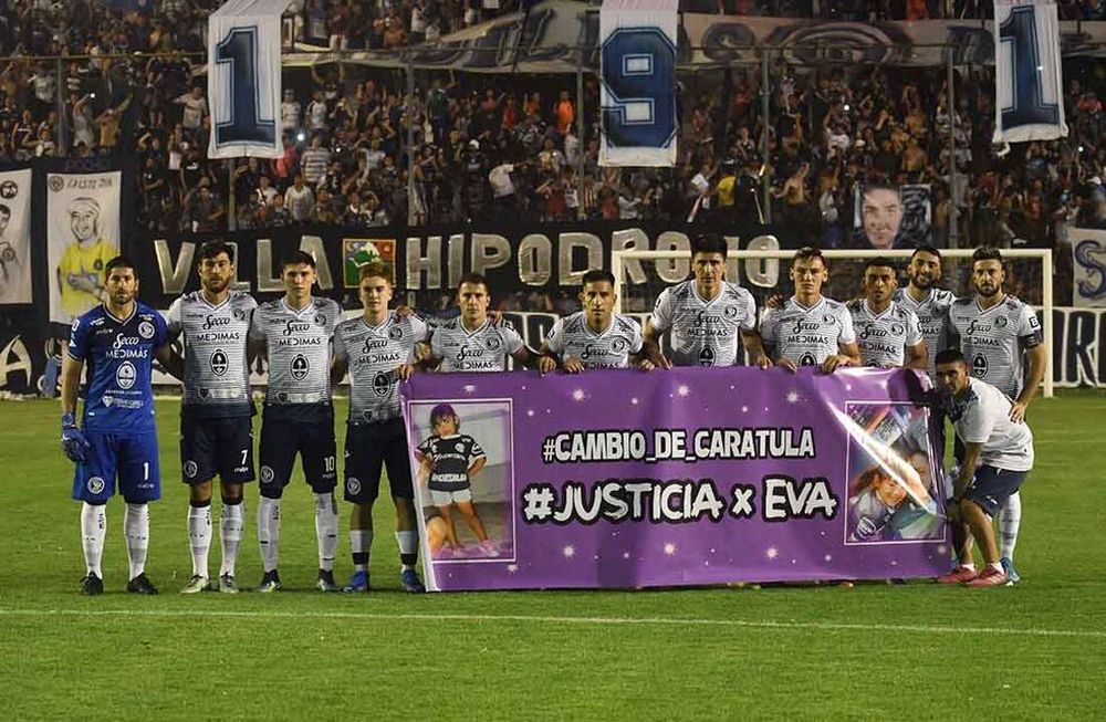 Los hinchas y los jugadores del Azul no dejan de soñar. ¿Se dará? / Foto: José Gutiérrez