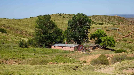 Campo Yaucha, San Carlos frena el desalojo de familias puesteras y busca una solución definitiva