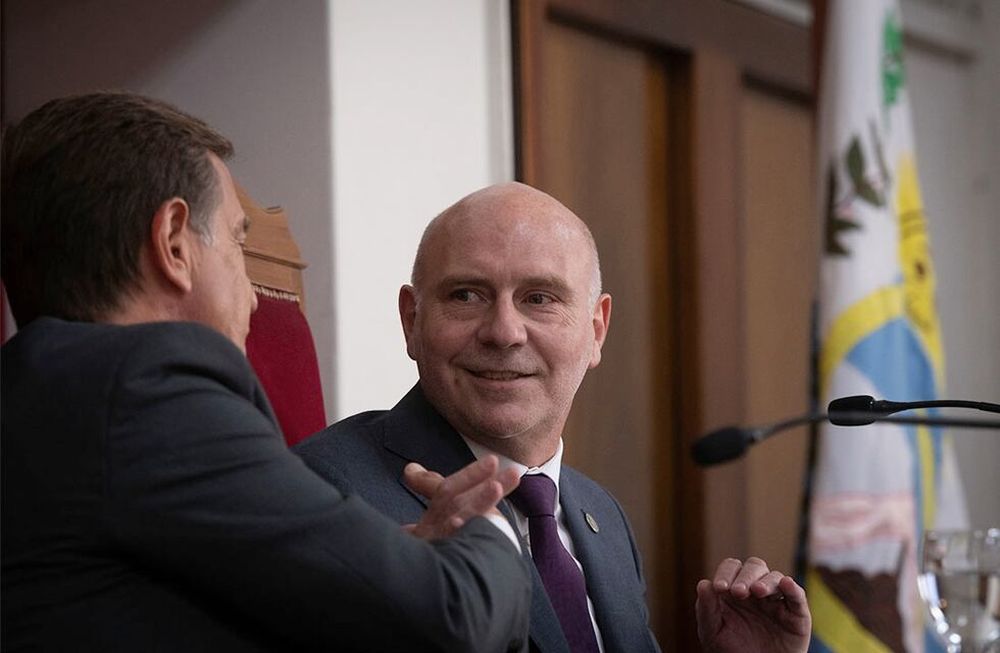 Durante el mediodía de este viernes, el gobernador Rodolfo Suárez estuvo presente en el acto de apertura del Año Judicial, en el que ofreció un discurso al igual que Dalmiro Garay, presidente de la Suprema Corte de Mendoza. Fue en el salón de actos de Tribunales provinciales. Foto: Ignacio Blanco / Los Andes