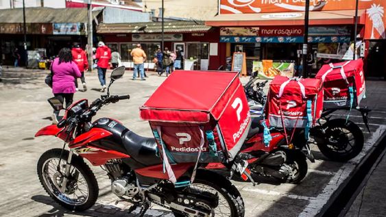 Se van los ciudadanos venezolanos de Chile y temen por falta de personal en aps de delivery