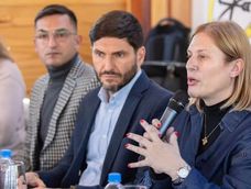 El gobernador de Santa Fe, Maximiliano Pullaro, y la vicegobernadora Gisela Scaglia encabezaron la reunión del gabinete provincial en San José del Rincón.