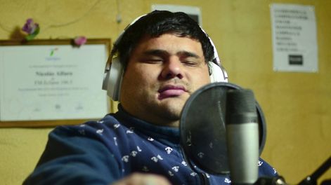 Un joven no vidente de Tupungato busca ayuda para sostener su emisora de radio