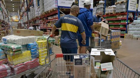 El Gobierno busca ampliar la canasta de productos con precios congelados en los mayoristas. Foto: Orlando Pelichotti / Los Andes