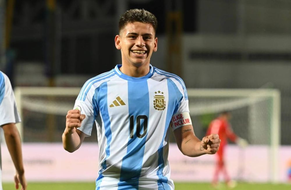 Claudio Echeverri, la figura del debut de Argentina /Foto: AFA