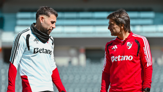 Leonardo Ponzio y Nicolás Otamendi, en la práctica de River Plate.
