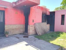 Así quedó el frente de la vivienda incendiada en el barrio Municipal. Los Andes.&nbsp;