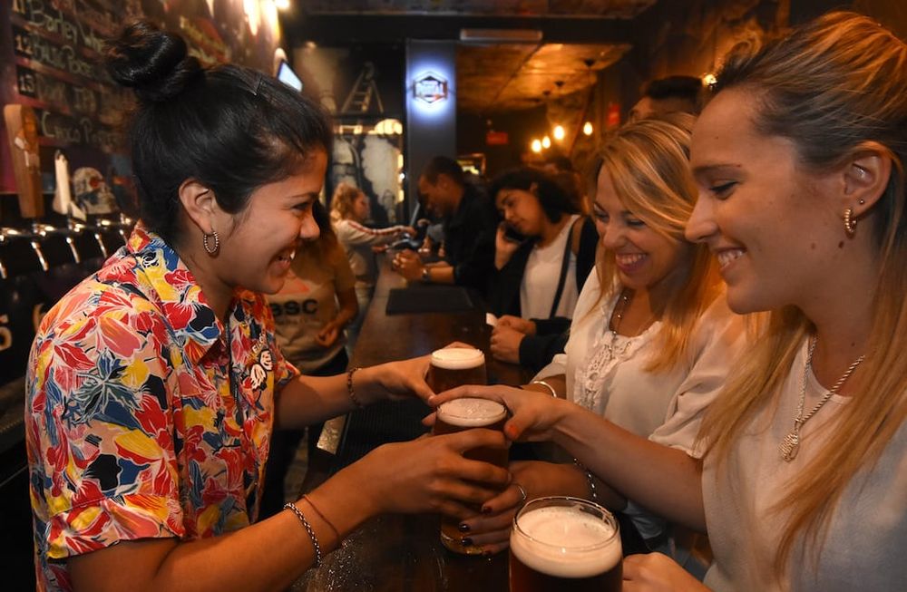 San Patricio copa los bares de Mendoza