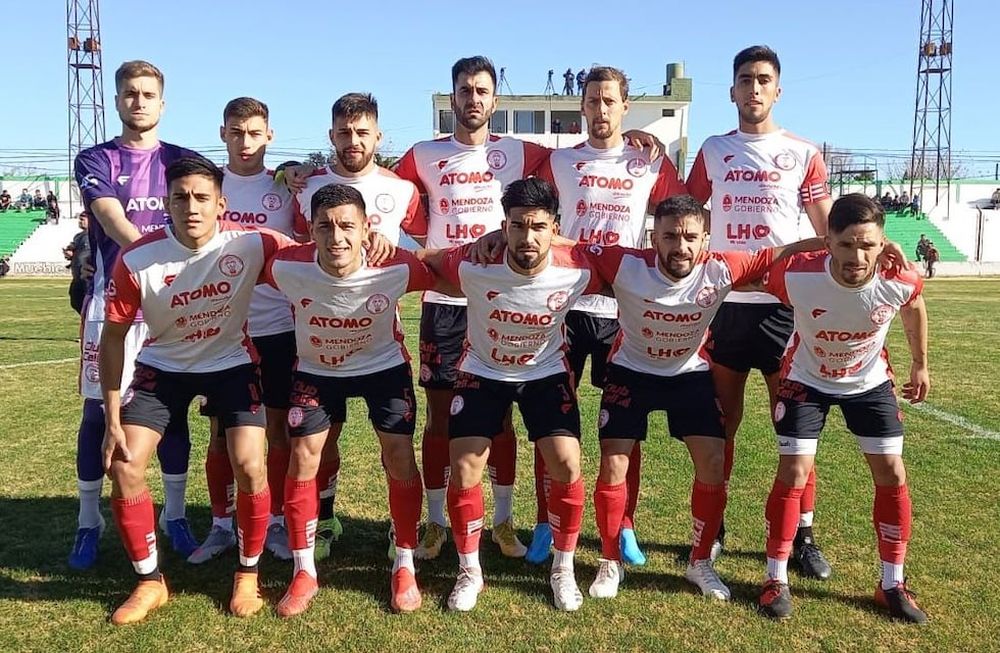 Huracán Las Heras disputa el Torneo Federal A, certamen que a partir del próximo fin de semana tendrá la televisación de un partido. / Gentileza.