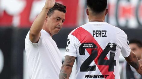 Fuerte discusión entre Marcelo Gallardo y Enzo  Pérez durante el entretiempo de River Plate vs. Arsenal de Sarandí. / Gentileza.