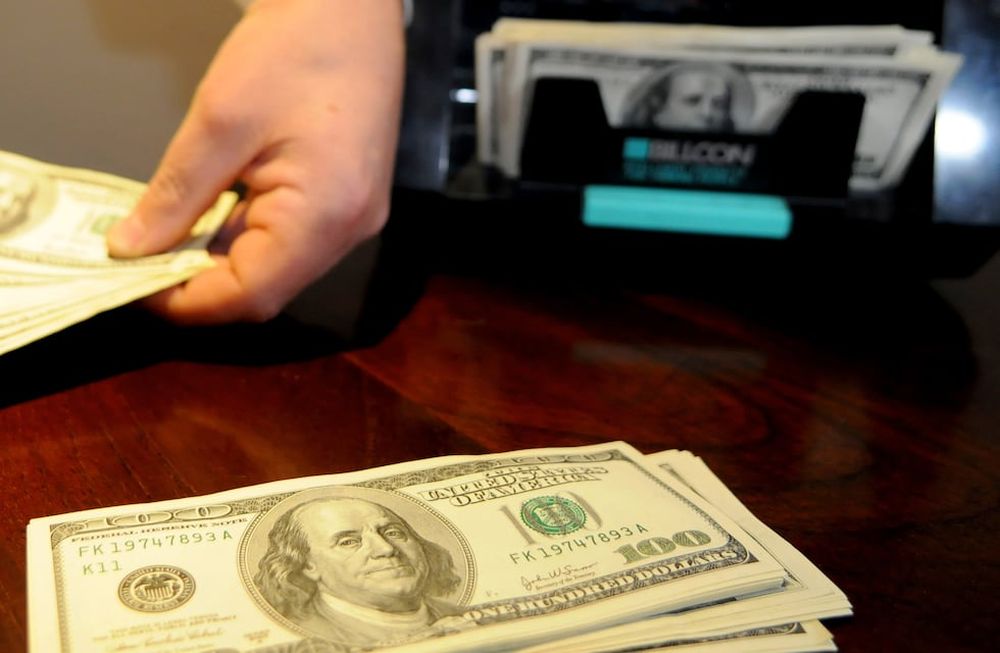 La AFIP tiene un plazo para la devolución del pago a cuenta del Impuesto a las Ganancias FOTO: ANDRES LARROVERE / LOS ANDESEl Financial Times cree que la Argentina va directo a una devaluación.