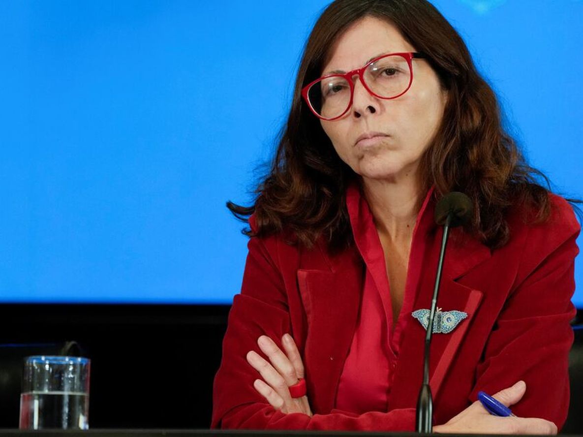 Silvina Batakis, ministra de Economía de la Nación, al anunciar la baja del gasto público. (AP)