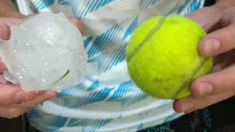 Granizo en Maipú, San Martín y Junín. El tamaño llegó a una pelota de tenis. (Gentileza Twitter @matipascualetti)