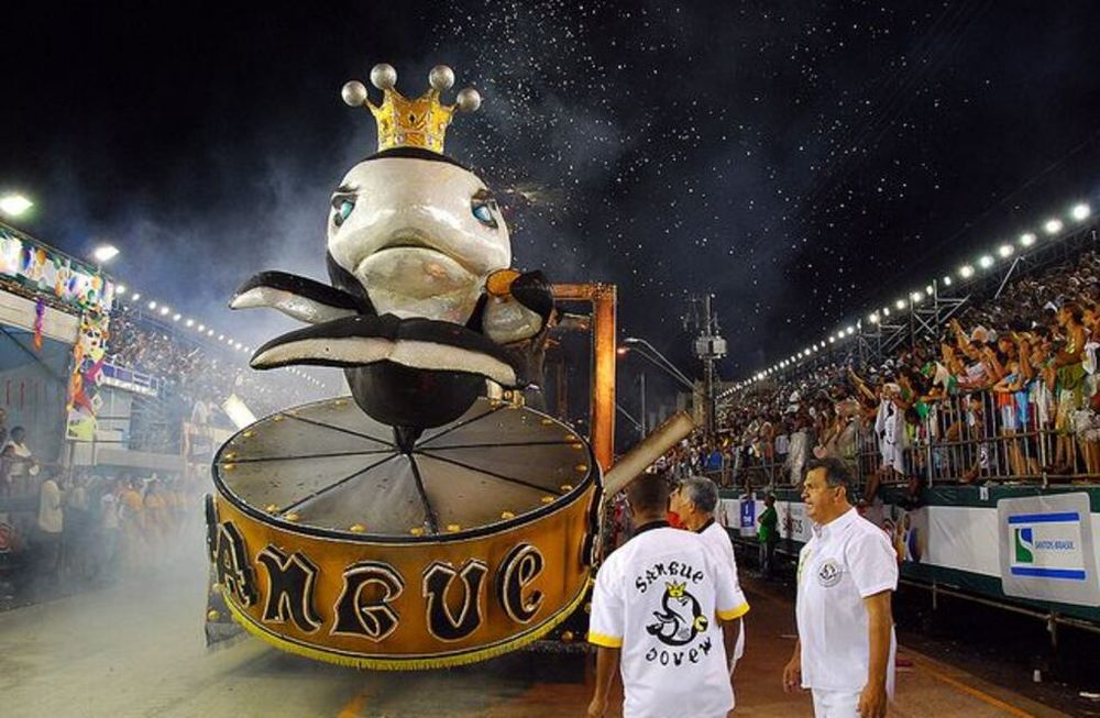 Brasil: una carroza de carnaval se incendió y murieron cuatro personas