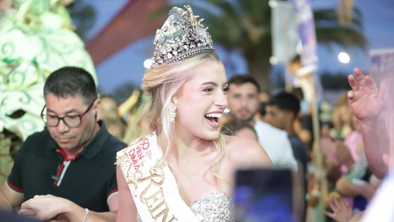 La flamante Reina Nacional de la Vendimia fue recibida por los vecinos de San Rafael&nbsp;