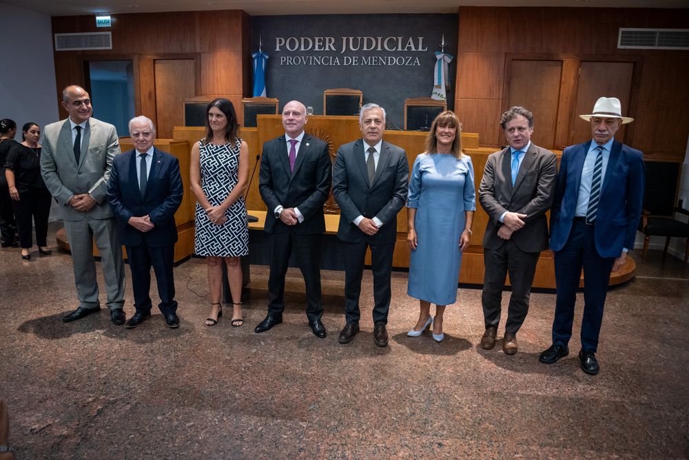 Norma Llatser asumió como nueva integrante de la Suprema Corte de Justicia de Mendoza.