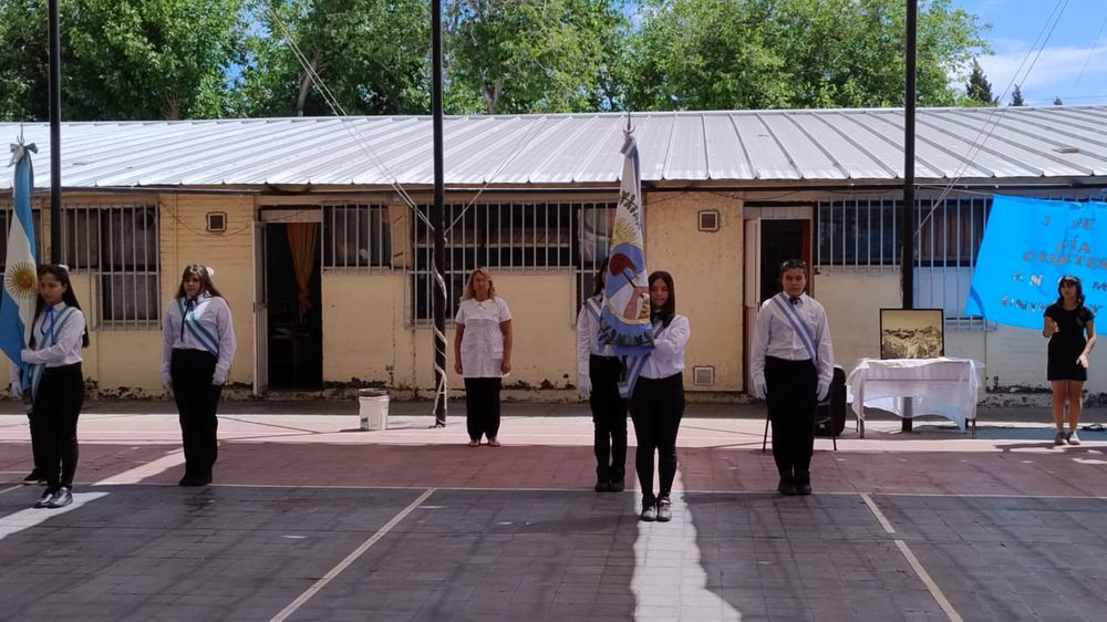 El acto evocativo por 60 años de desparecido del TC 48 y su pasaje, realizado ayer en la escuela 