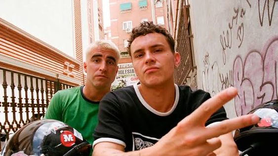 Esta noche en Netflix: la película con un actor de Élite, que muestra la crisis social en España
