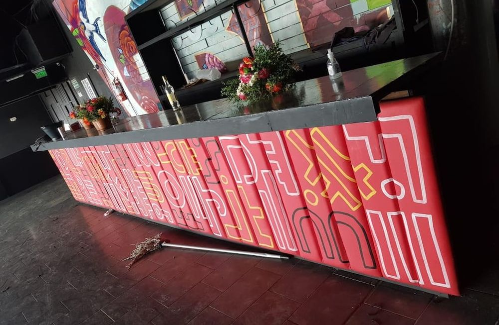 Luego de que se conociera la noticia del cierre del club nocturno, se viralizó en varios grupos de WhatsApp que los propietarios venderían todo.