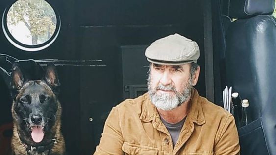 Cantoná fue un referente en la Premier League, precisamente en el Manchester United de los 90. Hoy es el personaje principal de Recursos Inhumanos.