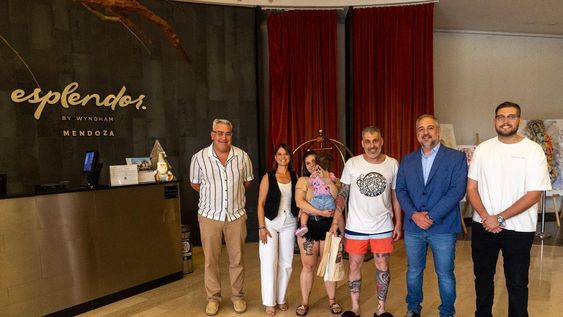 stevanato dio la bienvenida a los primeros turistas del 2026 en maipu
