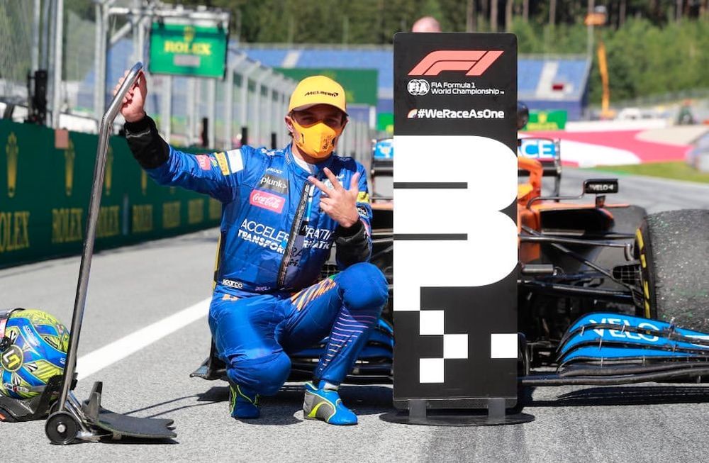 El joven británico se convirtió en el tercer piloto más joven en subirse al podio en una carrera de Fórmula 1. Lo logró con 20 años y 235 días.