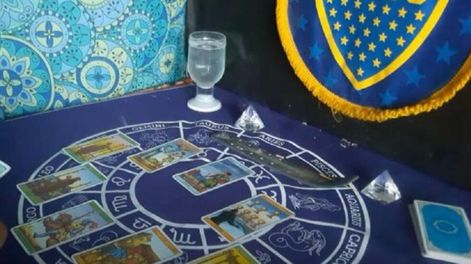 El famoso tarotista de Boca, Juan de Dios, tiro las cartas y dijo quién ganará esta noche. / Gentileza.