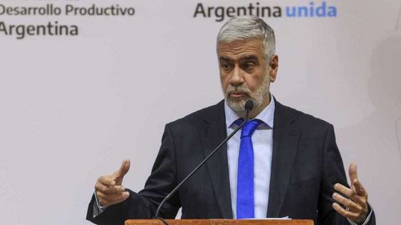 El secretario de Comercio, Roberto Feletti, durante la conferencia de prensa donde denunció el ataque especulativo sobre los precios. / Foto: gentileza