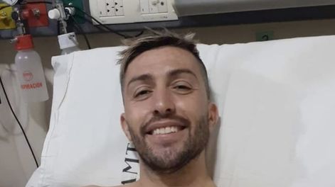 Alan González fue operado finalmente de su rodilla con la ayuda de los hermanos Sebastián y Emanuel Torrico.