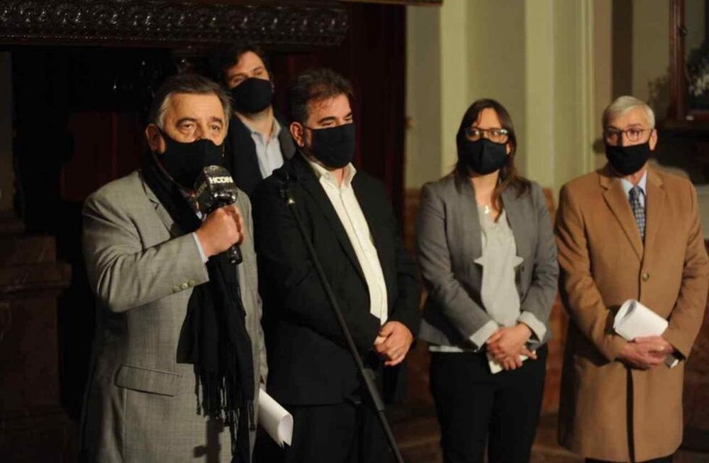 En el debate por el quórum, Negri buscó privilegiar la unidad del interbloque (Foto: Federico López Claro)
