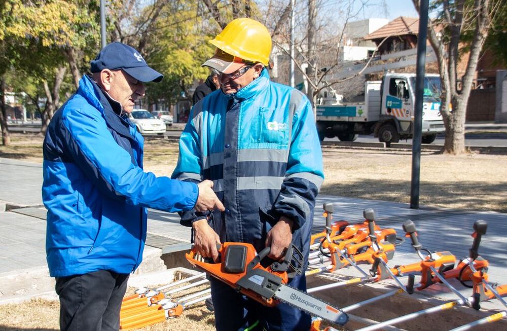 La Ciudad capacitó sobre el uso de maquinarias para el mantenimiento del arbolado