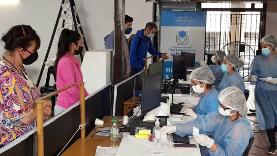 La demanda de testeos sigue en alza. (Nicolás Bravo/ La Voz)