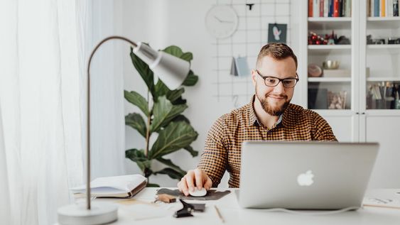 Qué estudiar para ganar en dólares trabajando desde Argentina