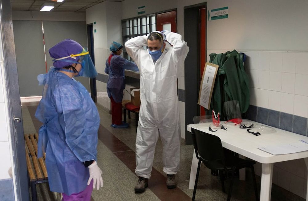 Ampros informó que hoy registra 12 profesionales de la medicina confirmados como positivos, el número asciende a 22 si se considera desde el inicio de la pandemia / Ignacio Blanco