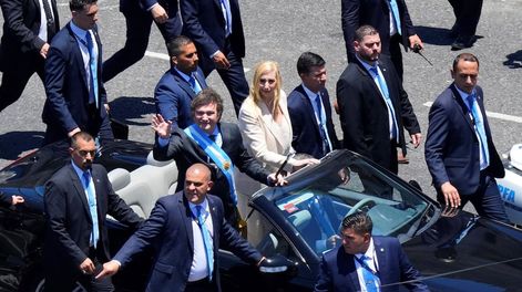 Asunción Javier Milei. Caravana a Casa Rosada.