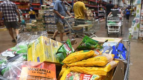 Las ventas en supermercados se concentran en alimentos, con menor participación de productos de limpieza y perfumería, indumentaria y electrodomésticos. Foto: José Gutierrez / Los Andes