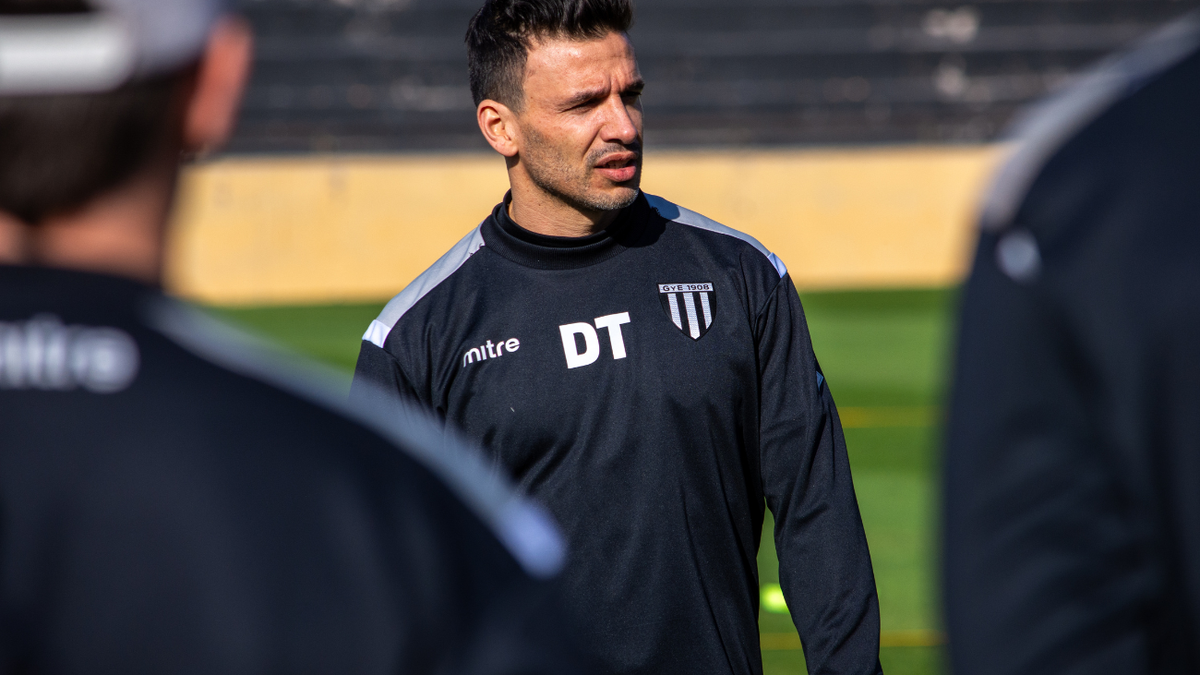 Ariel Broggi, el DT del ascenso de Gimnasia de Mendoza: "Tocamos el cielo con las manos"
