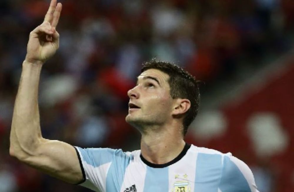 Alario, baja en el seleccionado de cara a la Copa América.