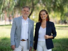 Dr. Javier Ozollo y la Mgter. Fernanda Bernabé encabezarán la lista de la oposición en la UNCuyo Dr. Javier Ozollo y la Mgter. Fernanda Bernabé encabezarán la lista de la oposición en la UNCuyo