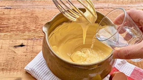 El chef propone solo cuatro ingredientes para renovar la mayonesa cortada.