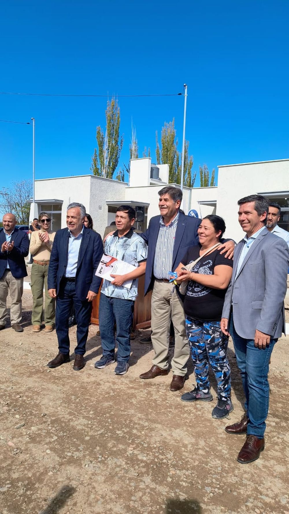Alfredo Cornejo habló de las elecciones en una entrega de viviendas en Junín.